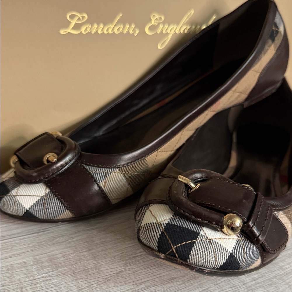 Burberry Women's Checkered Flats - Brown and Black; 39/8.5 - Picture 2 of 9